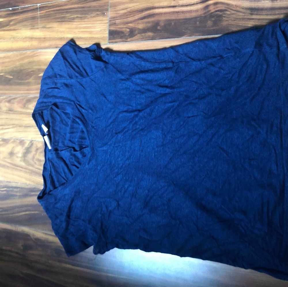 Button back Top - Picture 2 of 3